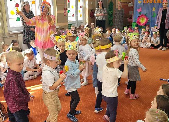ŚWIĘTUJEMY  DZIEŃ  EDUKACJI  NARODOWEJ grafika