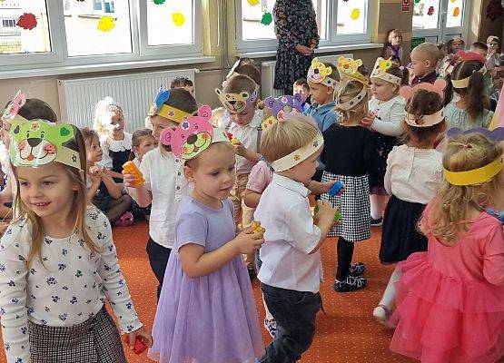 ŚWIĘTUJEMY  DZIEŃ  EDUKACJI  NARODOWEJ grafika