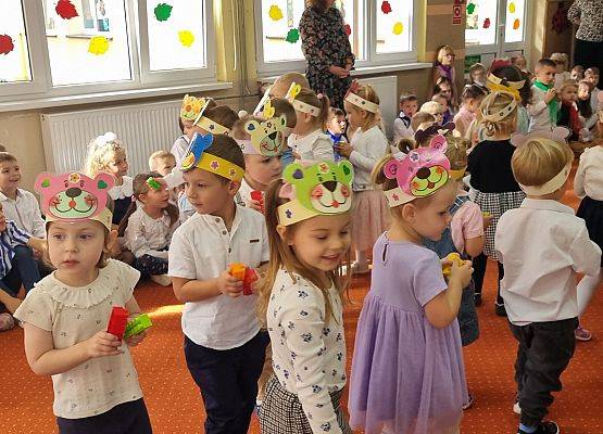 ŚWIĘTUJEMY  DZIEŃ  EDUKACJI  NARODOWEJ grafika