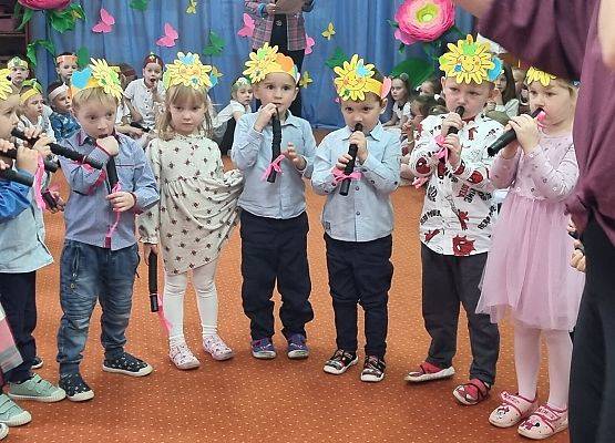 ŚWIĘTUJEMY  DZIEŃ  EDUKACJI  NARODOWEJ grafika