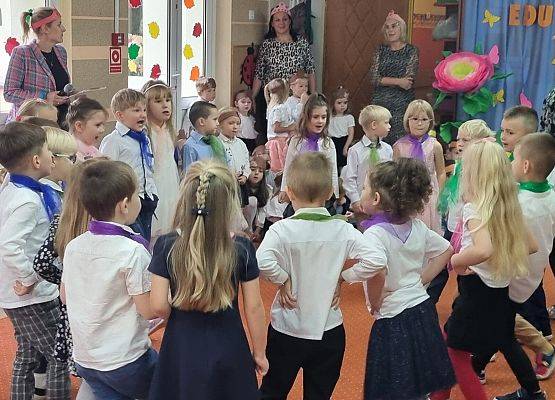 ŚWIĘTUJEMY  DZIEŃ  EDUKACJI  NARODOWEJ grafika