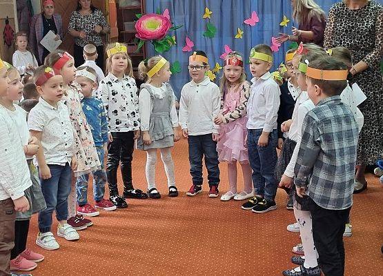 ŚWIĘTUJEMY  DZIEŃ  EDUKACJI  NARODOWEJ grafika