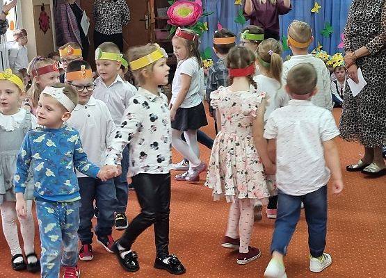 ŚWIĘTUJEMY  DZIEŃ  EDUKACJI  NARODOWEJ grafika