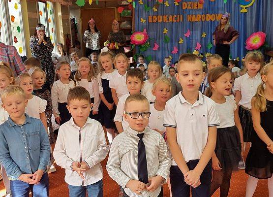 ŚWIĘTUJEMY  DZIEŃ  EDUKACJI  NARODOWEJ grafika