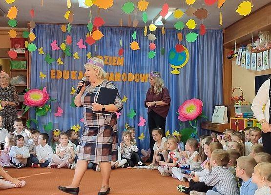 ŚWIĘTUJEMY  DZIEŃ  EDUKACJI  NARODOWEJ grafika