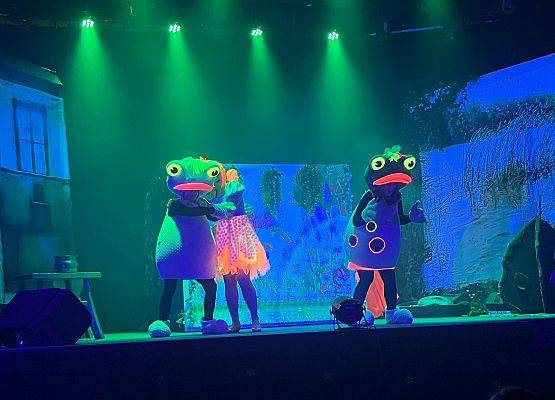STARSZAKI  W  TEATRZE  PANA O grafika