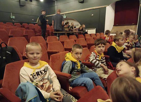 STARSZAKI  W  TEATRZE  PANA O grafika