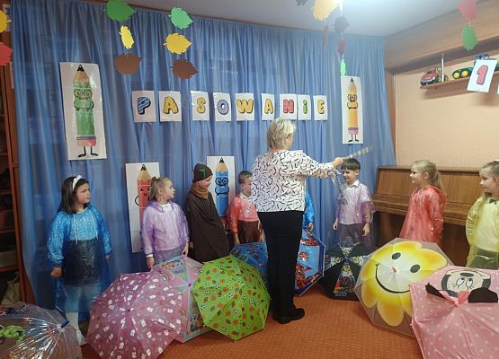 PASOWANIE NA STARSZAKA U BIEDRONEK grafika