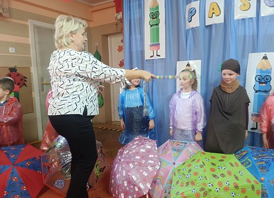 PASOWANIE NA STARSZAKA U BIEDRONEK grafika