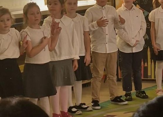 ŚWIĘTO  PSZCZÓŁEK - PASOWANIE  NA  STARSZAKÓW grafika