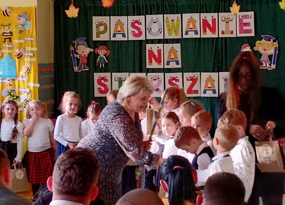 ŚWIĘTO  PSZCZÓŁEK - PASOWANIE  NA  STARSZAKÓW grafika