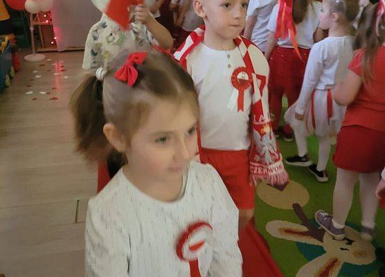POKAZ MODY PATRIOTYCZNEJ grafika