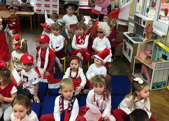 POKAZ MODY PATRIOTYCZNEJ grafika