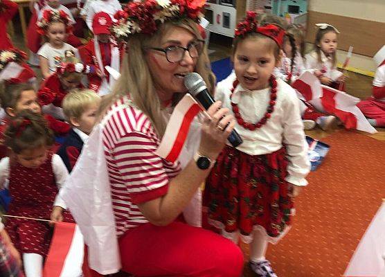 POKAZ MODY PATRIOTYCZNEJ grafika