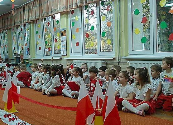 POKAZ MODY PATRIOTYCZNEJ grafika