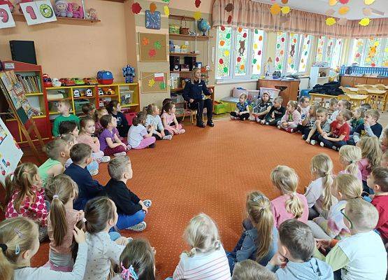SPOTKANIE Z PANIĄ POLICJANTKĄ grafika