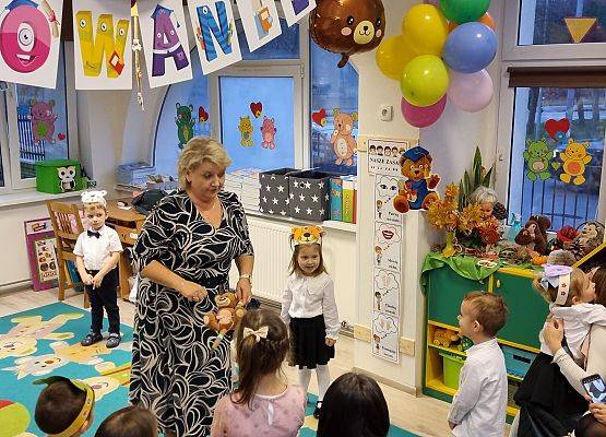 PASOWANIE  MALUCHA  NA  DZIELNEGO  ZUCHA grafika