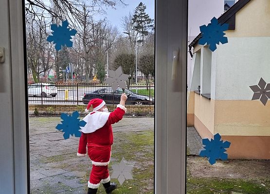 WESOŁE  MIKOŁAJKI  W  PRZEDSZKOLU grafika