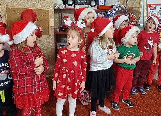 WESOŁE  MIKOŁAJKI  W  PRZEDSZKOLU grafika