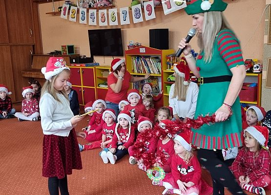 WESOŁE  MIKOŁAJKI  W  PRZEDSZKOLU grafika