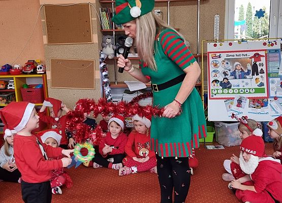 WESOŁE  MIKOŁAJKI  W  PRZEDSZKOLU grafika