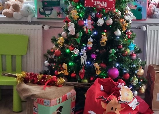 WESOŁE  MIKOŁAJKI  W  PRZEDSZKOLU grafika