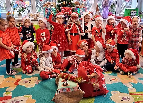 WESOŁE  MIKOŁAJKI  W  PRZEDSZKOLU grafika