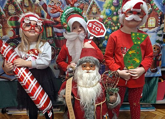 WESOŁE  MIKOŁAJKI  W  PRZEDSZKOLU grafika