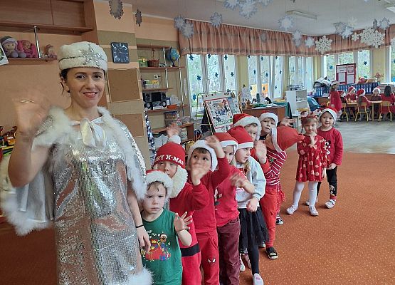 WESOŁE  MIKOŁAJKI  W  PRZEDSZKOLU grafika