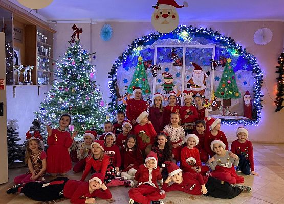 WESOŁE  MIKOŁAJKI  W  PRZEDSZKOLU grafika