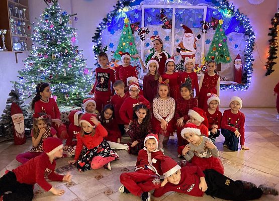 WESOŁE  MIKOŁAJKI  W  PRZEDSZKOLU grafika