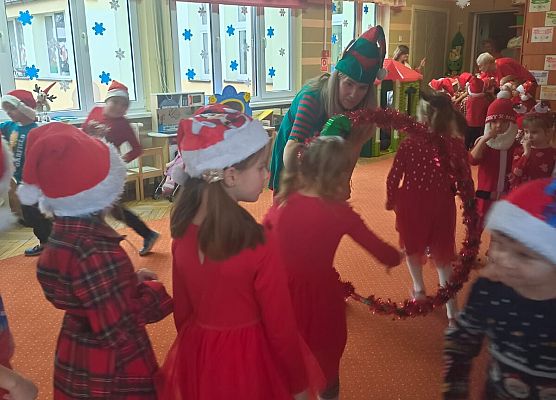 WESOŁE  MIKOŁAJKI  W  PRZEDSZKOLU grafika