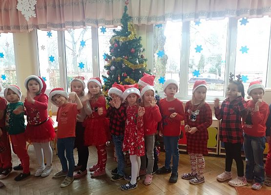 WESOŁE  MIKOŁAJKI  W  PRZEDSZKOLU grafika