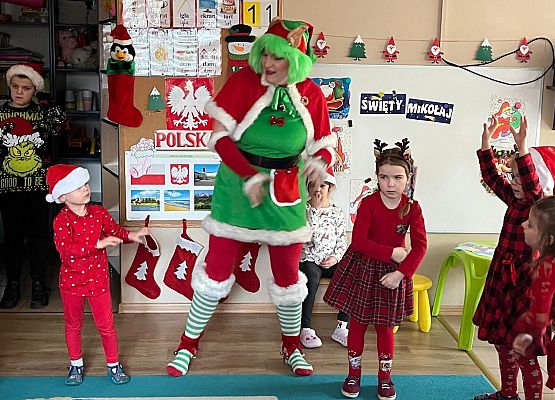 WESOŁE  MIKOŁAJKI  W  PRZEDSZKOLU grafika