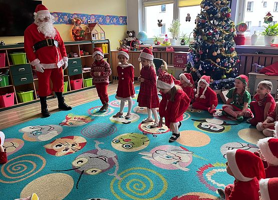 WESOŁE  MIKOŁAJKI  W  PRZEDSZKOLU grafika