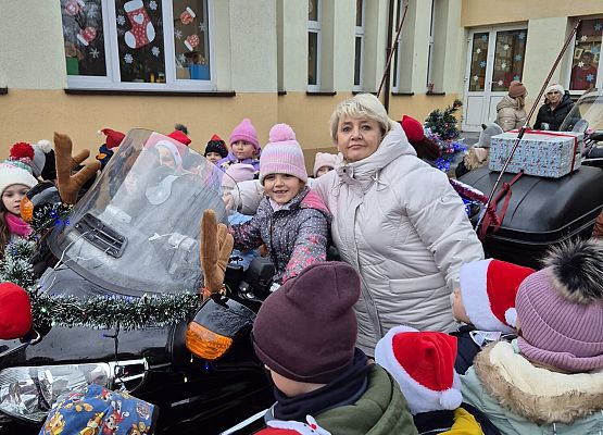 WESOŁE  MIKOŁAJKI  W  PRZEDSZKOLU grafika