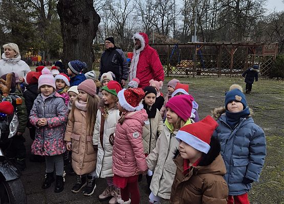 WESOŁE  MIKOŁAJKI  W  PRZEDSZKOLU grafika