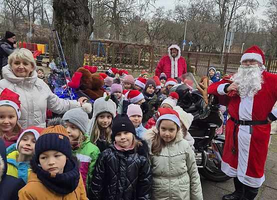 WESOŁE  MIKOŁAJKI  W  PRZEDSZKOLU grafika
