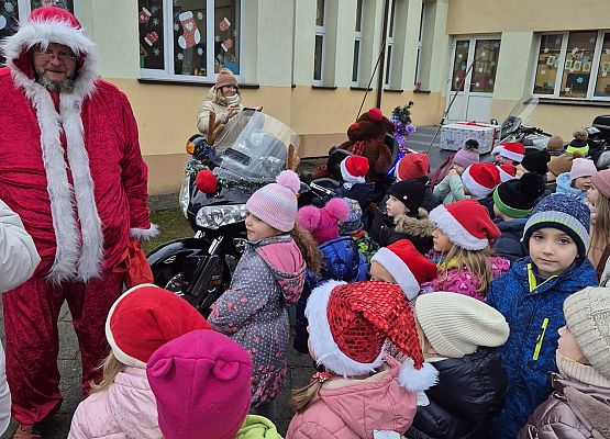 WESOŁE  MIKOŁAJKI  W  PRZEDSZKOLU grafika
