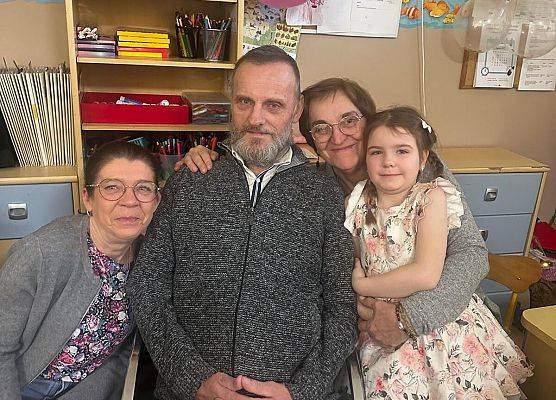 BABCIA  I  DZIADEK  GOŚCIEM  W  PRZEDSZKOLU grafika