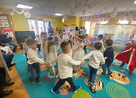 BABCIA  I  DZIADEK  GOŚCIEM  W  PRZEDSZKOLU grafika