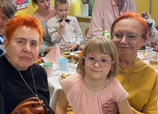 BABCIA  I  DZIADEK  GOŚCIEM  W  PRZEDSZKOLU grafika