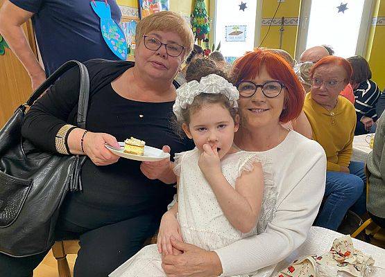 BABCIA  I  DZIADEK  GOŚCIEM  W  PRZEDSZKOLU grafika