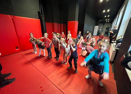 KOTKI  Z WIZYTĄ W SIŁOWNI "AGOGA GYM" grafika
