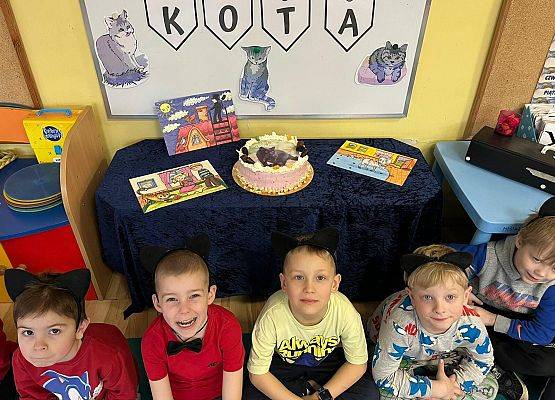 KOTKI OBCHODZĄ SWOJE ŚWIĘTO grafika