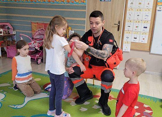 SPOTKANIE Z RATOWNIKIEM MEDYCZNYM grafika