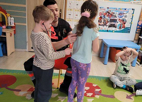SPOTKANIE Z RATOWNIKIEM MEDYCZNYM grafika
