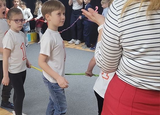 MIĘDZYPRZEDSZKOLNE  POTYCZKI  MATEMATYCZNE grafika