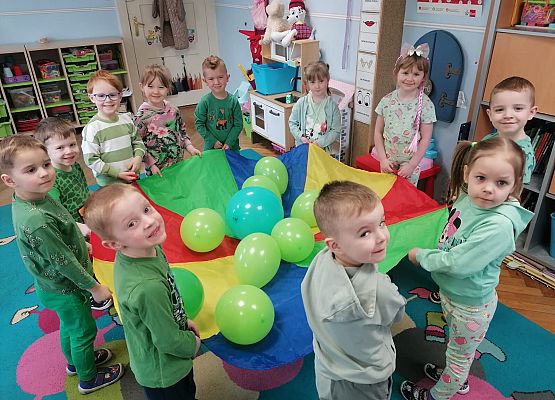 PRZEDSZKOLAKI WITAJĄ WIOSNĘ grafika