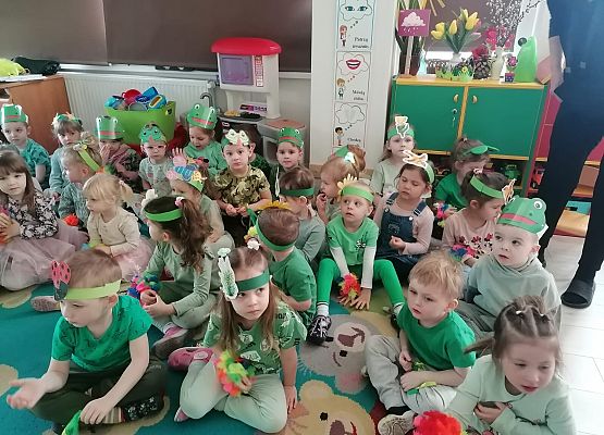 PRZEDSZKOLAKI WITAJĄ WIOSNĘ grafika